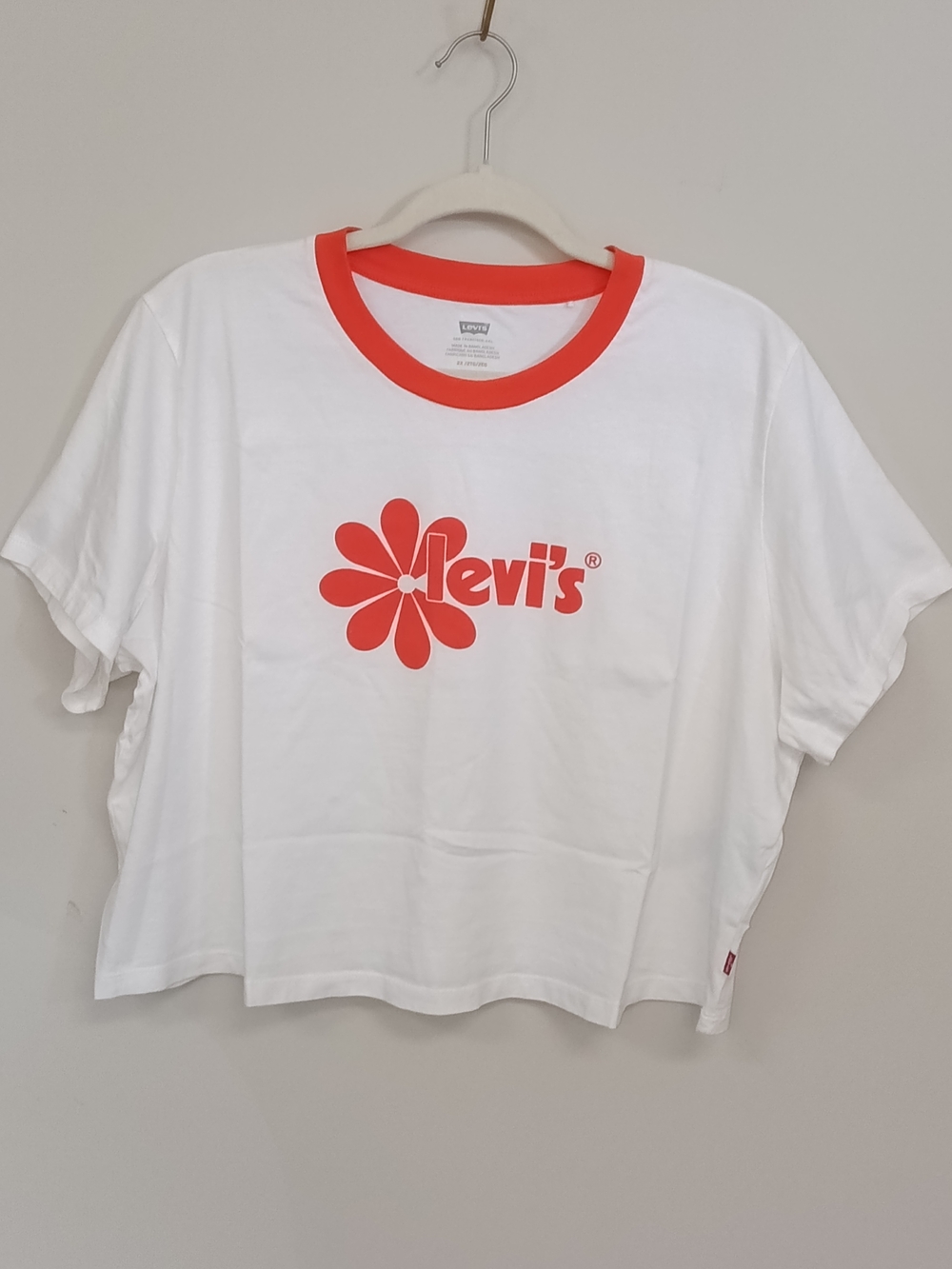 NWOT Levi's Cropped White Orange Flower Logo Short Sleeve T Shirt Women's 2X